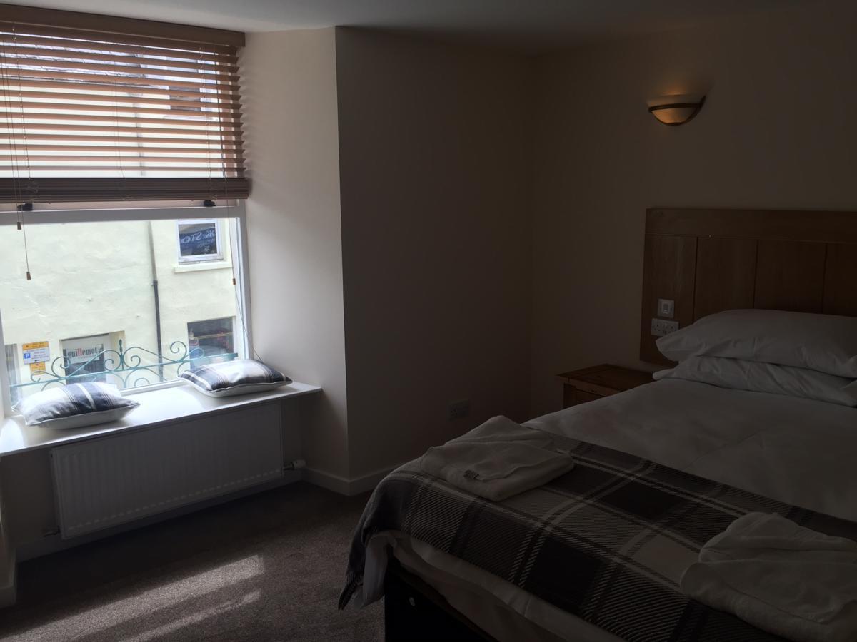 Caledonian Hotel Portree Luaran gambar