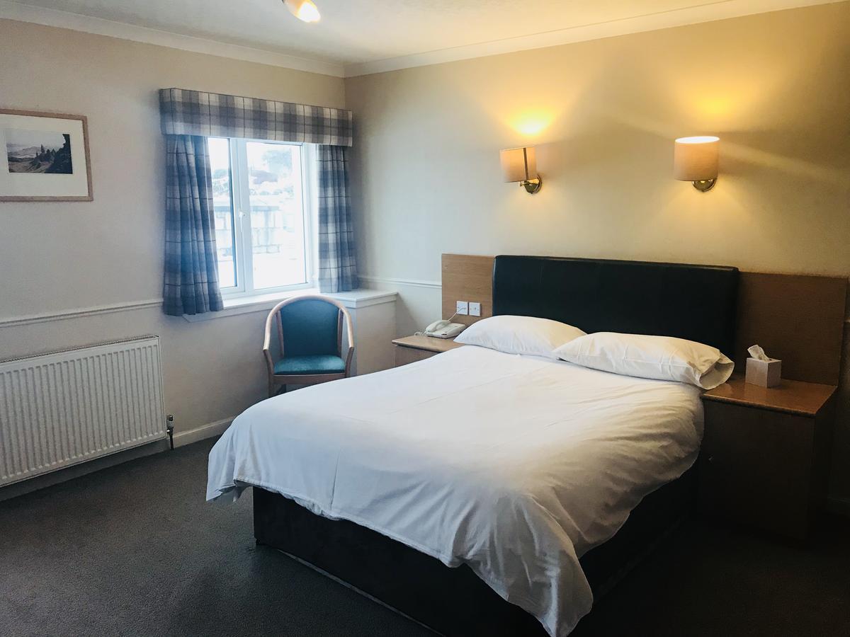 Caledonian Hotel Portree Luaran gambar