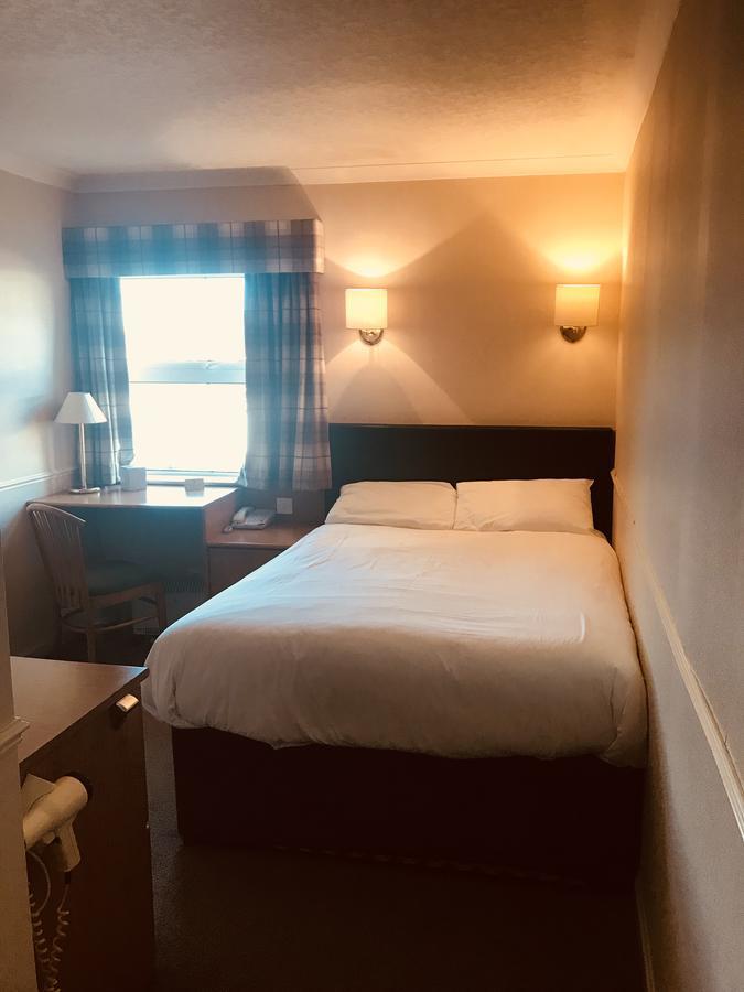 Caledonian Hotel Portree Luaran gambar
